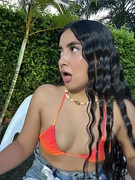 HaileyBiieber online show from 04/11/26, 11:19