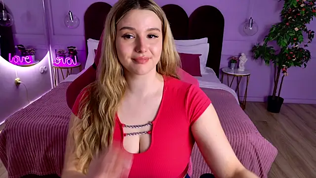 CharlotteAtwoood online show from 05/19/26, 04:03