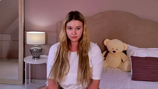 CharlotteAtwoood online show from 06/14/26, 04:08