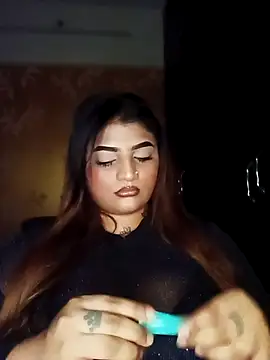 Snapshot of Sanaya_Gil chatting on 04/14/26, 05:18 Sanaya Gil online show from 04/14/26, 05:18