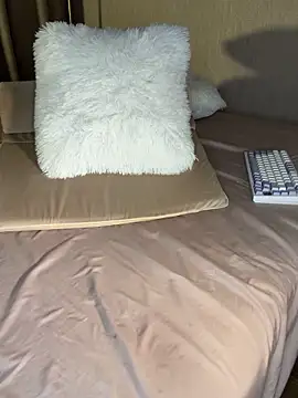 cyberleah online show from 04/10/26, 04:47