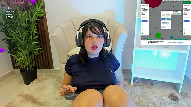 Snapshot of mia_jonnes18 chatting on 03/29/26, 05:36 mia jonnes18 online show from 03/29/26, 05:36