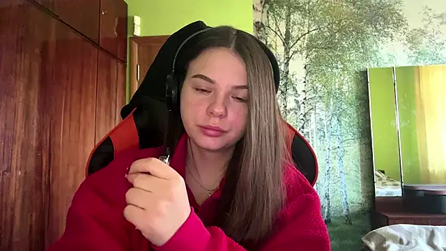 Snapshot of ThedaStrevell chatting on 04/14/26, 09:03 ThedaStrevell online show from 04/14/26, 09:03