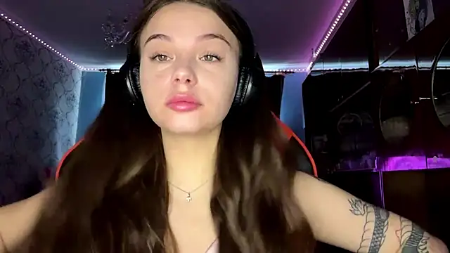 Snapshot of ThedaStrevell chatting on 04/09/26, 07:25 ThedaStrevell online show from 04/09/26, 07:25