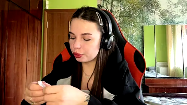 Snapshot of ThedaStrevell chatting on 03/30/26, 09:11 ThedaStrevell online show from 03/30/26, 09:11