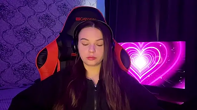 Snapshot of ThedaStrevell chatting on 04/07/26, 07:10 ThedaStrevell online show from 04/07/26, 07:10