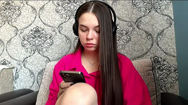 Snapshot of ThedaStrevell chatting on 03/23/26, 09:09 ThedaStrevell online show from 03/23/26, 09:09