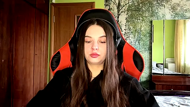 Snapshot of ThedaStrevell chatting on 04/03/26, 07:15 ThedaStrevell online show from 04/03/26, 07:15