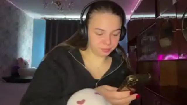 Snapshot of ThedaStrevell chatting on 04/08/26, 07:54 ThedaStrevell online show from 04/08/26, 07:54