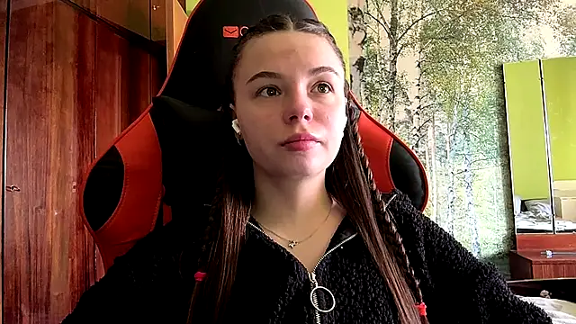 Snapshot of ThedaStrevell chatting on 03/31/26, 09:11 ThedaStrevell online show from 03/31/26, 09:11