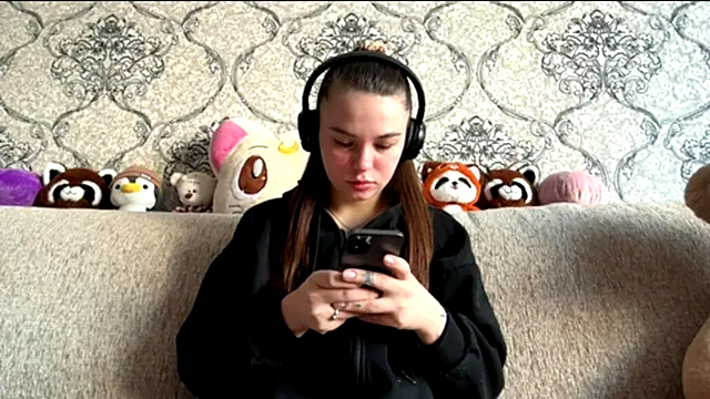 Snapshot of ThedaStrevell chatting on 03/24/26, 07:08 ThedaStrevell online show from 03/24/26, 07:08