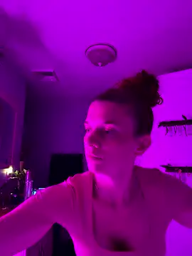 Snapshot of NataLee_vault chatting on 04/05/26, 03:02 NataLee vault online show from 04/05/26, 03:02