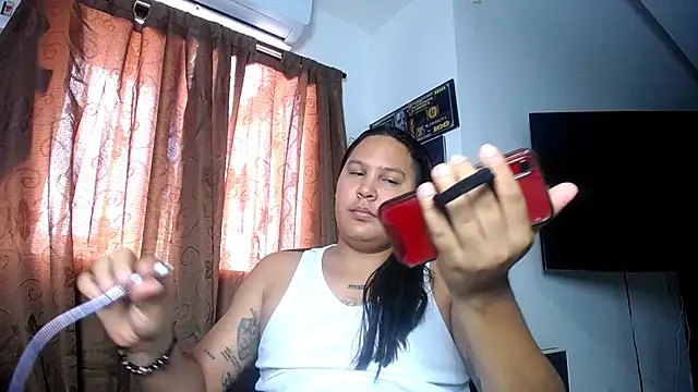 Snapshot of Junaiker_roa1 chatting on 04/05/26, 02:13 Junaiker roa1 online show from 04/05/26, 02:13