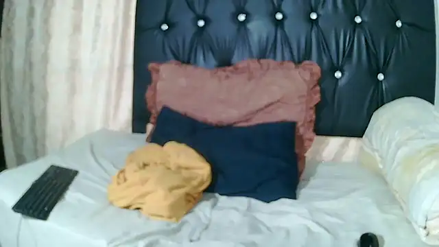 SexySlimMelanin7 online show from 05/06/26, 03:05
