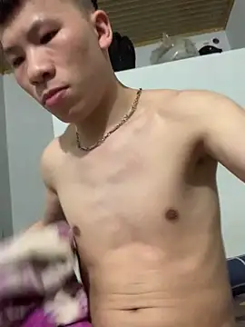 huuong1 online show from 04/13/26, 03:43