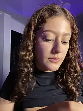 Amber rosse outdoors online show from 04/09/26, 01:07