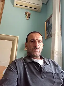Snapshot of DanTrov79 chatting on 05/18/26, 11:15 DanTrov79 online show from 05/18/26, 11:15