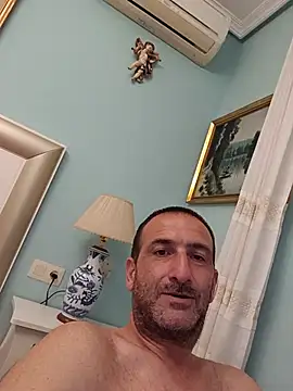 Snapshot of DanTrov79 chatting on 05/19/26, 10:28 DanTrov79 online show from 05/19/26, 10:28