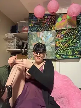 mango-kitty online show from 04/20/26, 06:31