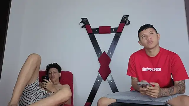 LatinsGuys2026 online show from 03/26/26, 11:52