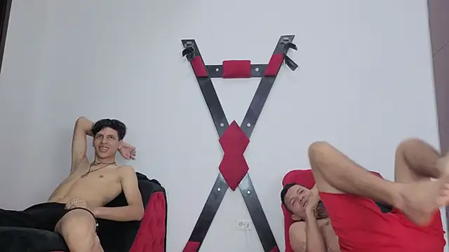 LatinsGuys2026 online show from 03/25/26, 12:15