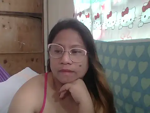 Snapshot of PinayChristine chatting on 03/25/26, 04:45 PinayChristine online show from 03/25/26, 04:45