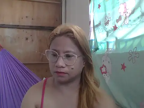 Snapshot of PinayChristine chatting on 04/10/26, 03:13 PinayChristine online show from 04/10/26, 03:13