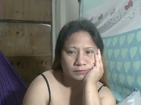 Snapshot of PinayChristine chatting on 03/25/26, 06:18 PinayChristine online show from 03/25/26, 06:18