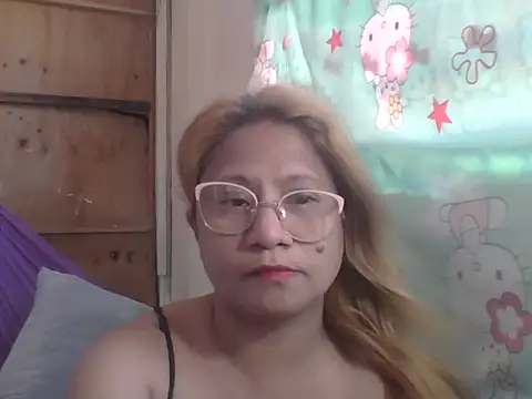 PinayChristine online show from 04/24/26, 08:38