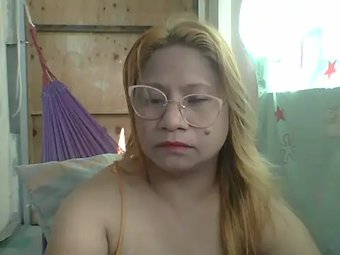 Snapshot of PinayChristine chatting on 04/12/26, 12:58 PinayChristine online show from 04/12/26, 12:58