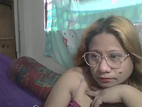 PinayChristine online show from 05/20/26, 05:26