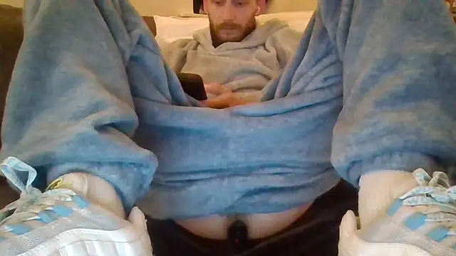Snapshot of feetlovrr94 chatting on 05/02/26, 12:49 feetlovrr94 online show from 05/02/26, 12:49