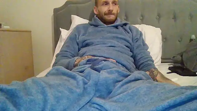 feetlovrr94 online show from 04/06/26, 09:27