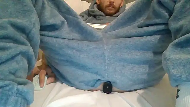 Snapshot of feetlovrr94 chatting on 05/03/26, 10:31 feetlovrr94 online show from 05/03/26, 10:31
