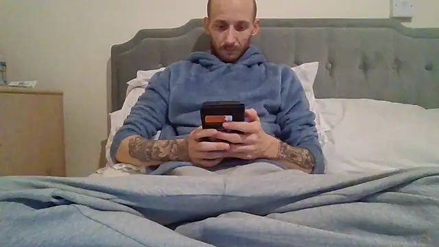 feetlovrr94 online show from 04/05/26, 11:39