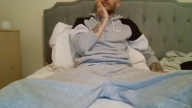 feetlovrr94 online show from 04/11/26, 10:24