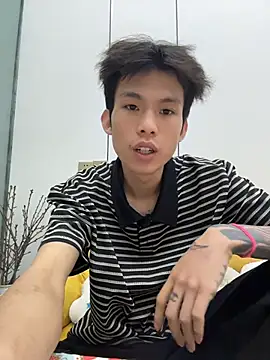 zzzzppp3 online show from 05/04/26, 03:21