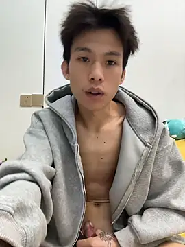 zzzzppp3 online show from 04/26/26, 02:09