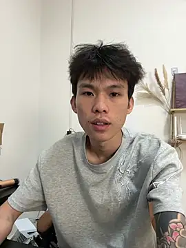 zzzzppp3 online show from 04/18/26, 03:31