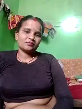 Shivani09900 online show from 05/28/26, 07:49