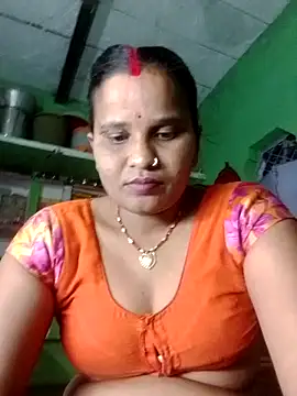 Shivani09900 online show from 05/26/26, 07:56