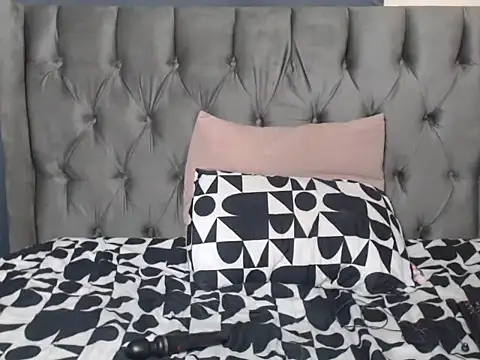 Snapshot of Cybil_Hearts chatting on 03/23/26, 03:34 Cybil Hearts online show from 03/23/26, 03:34