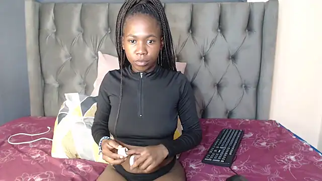 Cybil Hearts online show from 04/21/26, 10:44