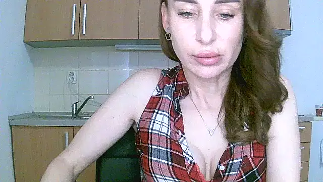 GlarysLoveressSx online show from 04/15/26, 01:04