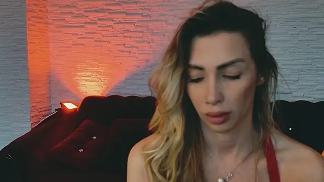 Snapshot of AngelWooW chatting on 04/10/26, 05:25 AngelWooW online show from 04/10/26, 05:25