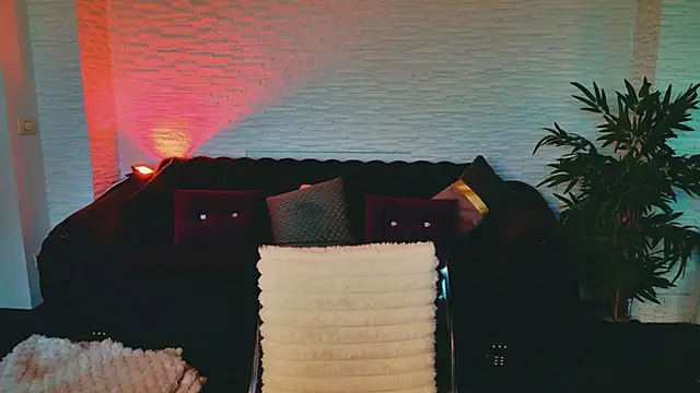 Snapshot of AngelWooW chatting on 04/07/26, 04:58 AngelWooW online show from 04/07/26, 04:58