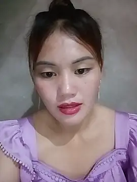 Snapshot of meg_06 chatting on 06/17/26, 02:16 meg 06 online show from 06/17/26, 02:16