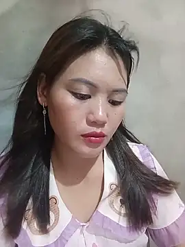 Snapshot of meg_06 chatting on 06/15/26, 05:51 meg 06 online show from 06/15/26, 05:51