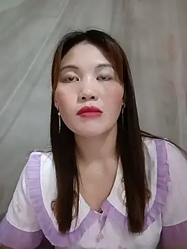 Snapshot of meg_06 chatting on 07/10/26, 03:01 meg 06 online show from 07/10/26, 03:01