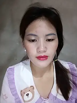Snapshot of meg_06 chatting on 06/20/26, 01:05 meg 06 online show from 06/20/26, 01:05